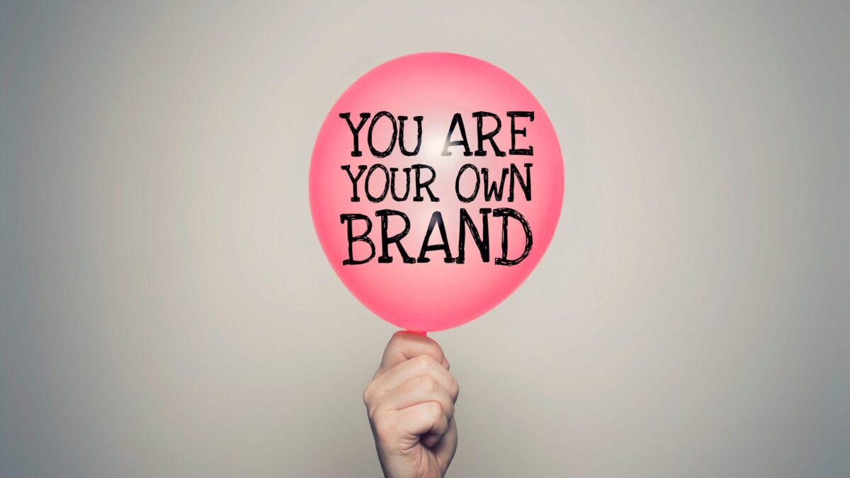 Read more about the article Τι Πρέπει να Γνωρίζεις για το Brand σου: Ο Δωρεάν Οδηγός που θα Αναβαθμίσει την Εικόνα σου